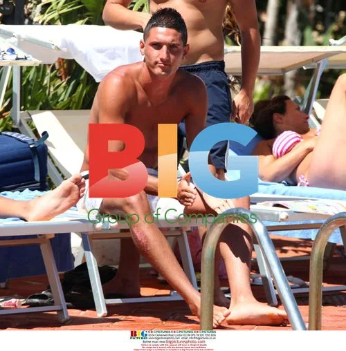 Man Utd players relax in Sardinia
