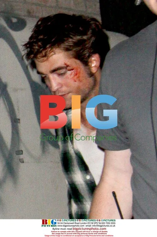 Robert Pattinson on set of 'Remember Me'