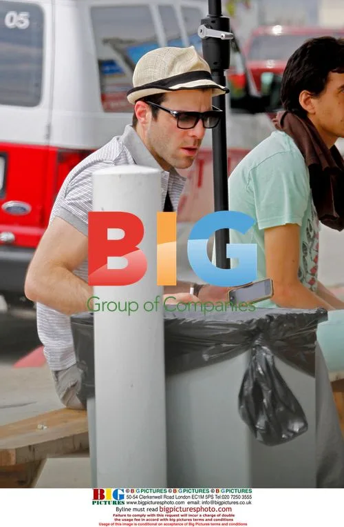 Zachary Quinto Buys Lunch at Hugo's Tacos