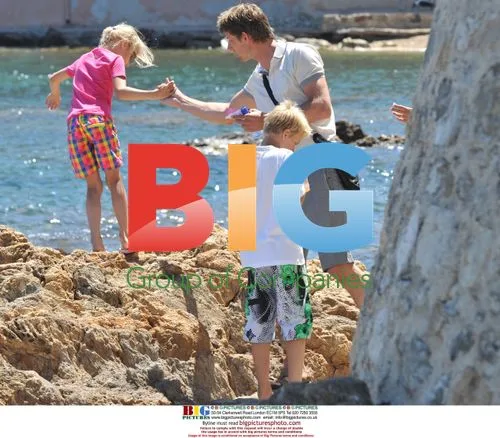 Edwin van der Sar strolls with family in Saint Tropez