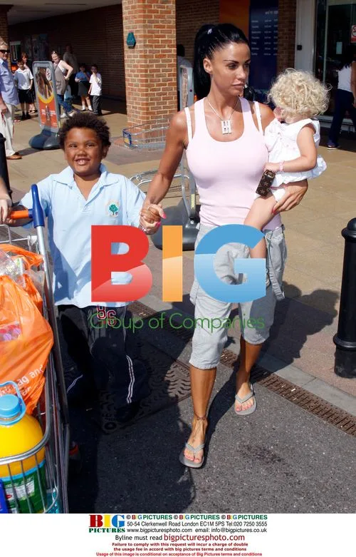 Katie Price goes shopping with kids