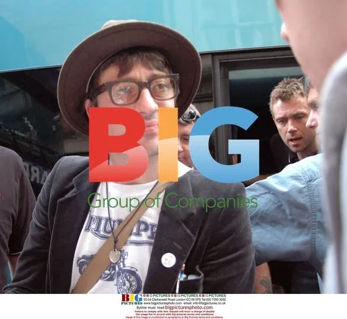 Blur arriving at O2 Academy before Glastonbury
