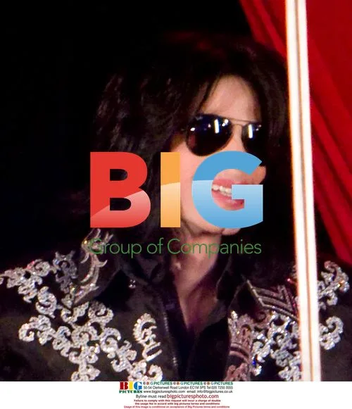 Michael Jackson announces London tour