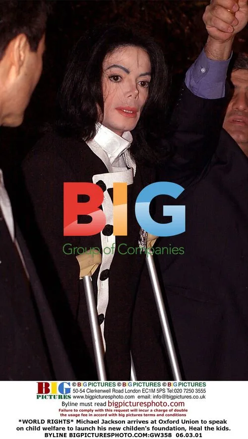 Michael Jackson Arrives at Oxford Union