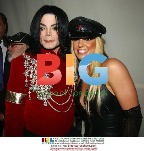 Michael Jackson and Britney Spears backstage at 2002 VMAs