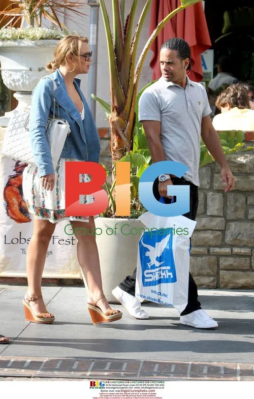 Kimberly Walsh and Justin Scott shopping in LA