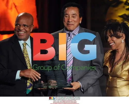 Smokey Robinson Receives Rhythm & Soul Heritage Award