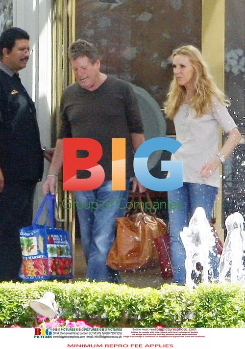 Ryan O'Neal takes break from caring for Farrah Fawcett