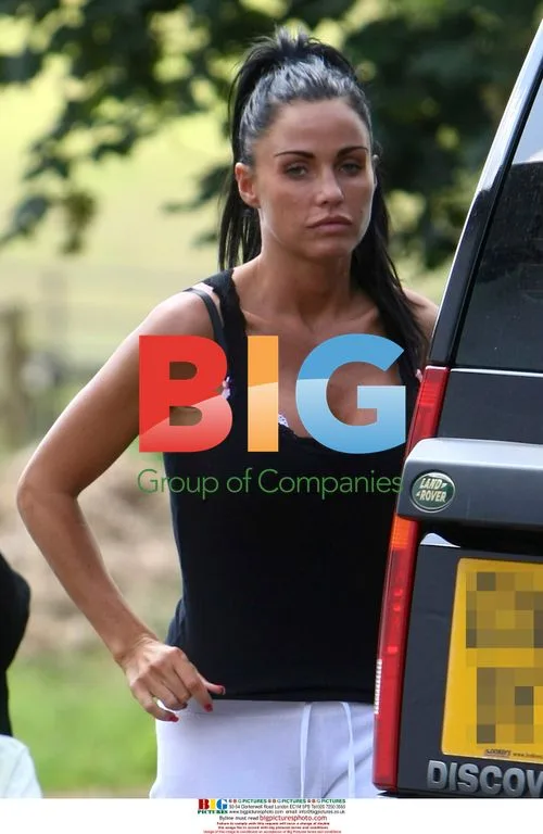 Katie Price takes kids horse riding