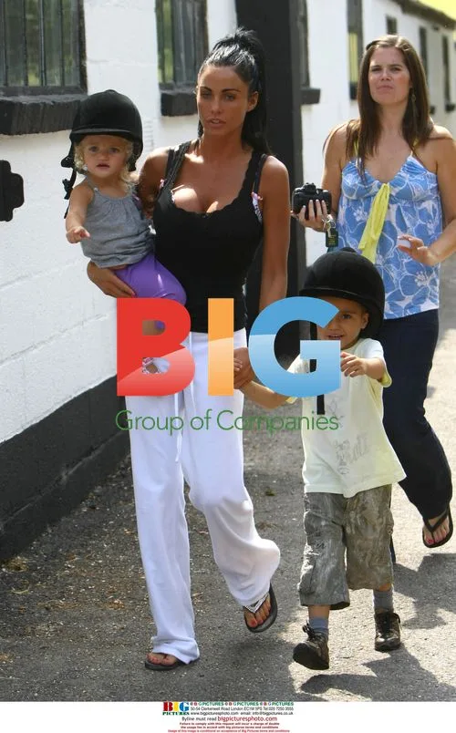 Katie Price takes kids horse riding