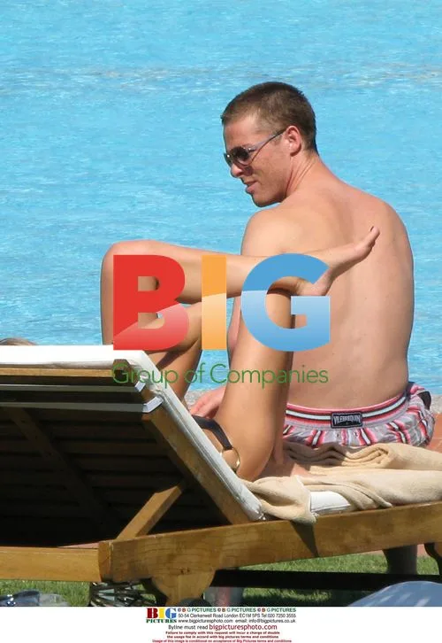 Peter Crouch, Abigail Clancy, Jamie and Louise Redknapp on vacation