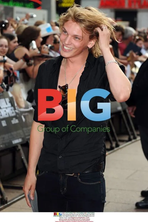 Jamie Campell Bower at "Public Enemies" Premiere