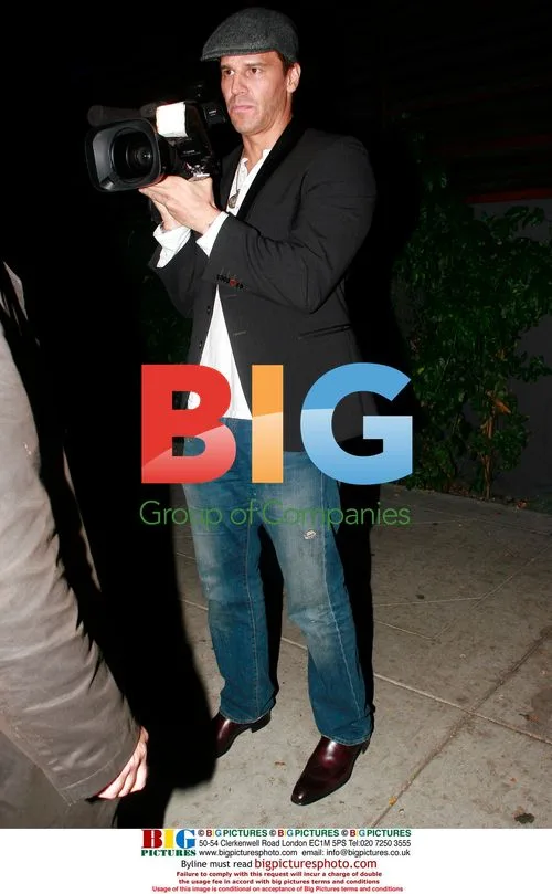 David Boreanaz Tries Paparazzi