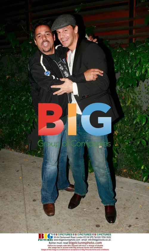 David Boreanaz Tries Paparazzi Video