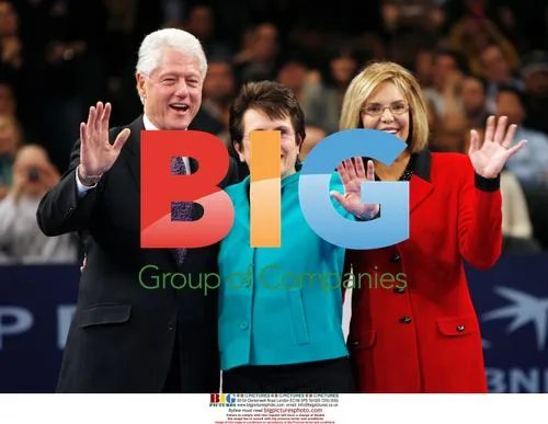 Clinton, King, and Visser wave at Billie Jean King tribute