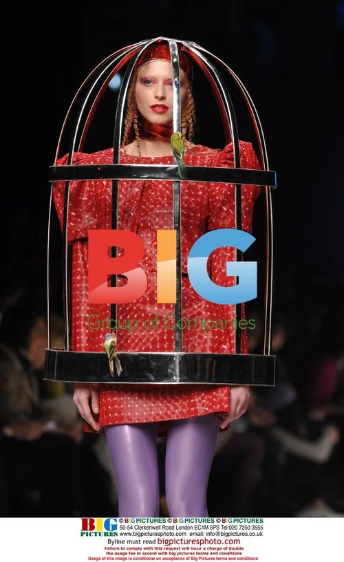 Agatha Ruiz de la Prada fashion show