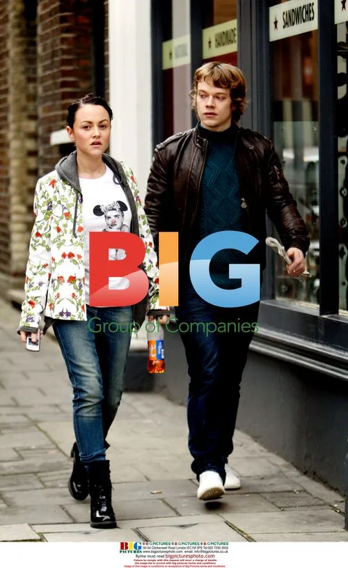 Alfie Allen and Jaime Winstone house hunting