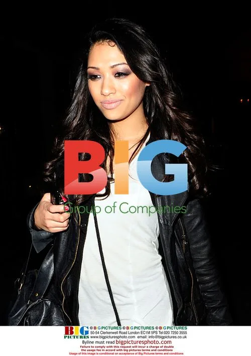 Vanessa of The Saturdays leaving awards