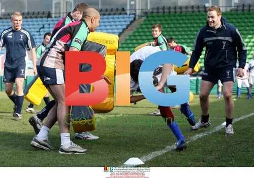 Vernon Kay Learns Rugby for Comic Relief