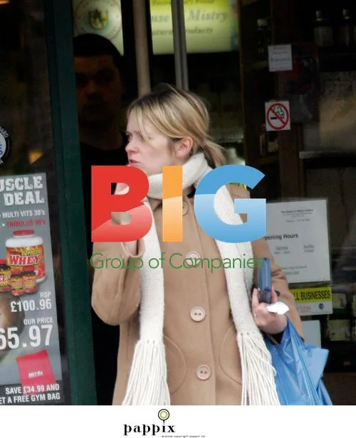 Music critic Edith Bowman out with boyfriend Tom Smith and baby