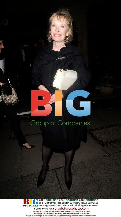 Lindsay Duncan leaving Olivier awards