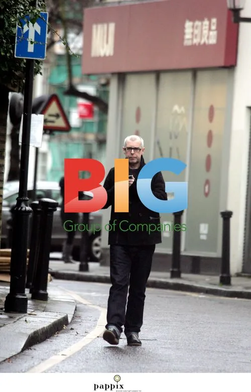 Neil Tennant spotted using Blackberry in London