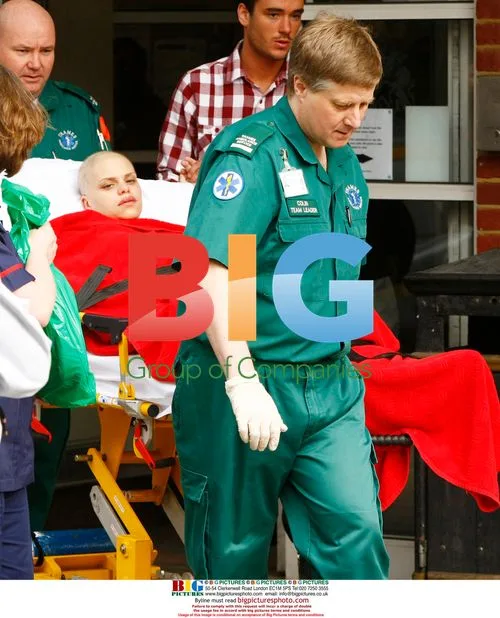 Jade Goody leaves hospital with husband