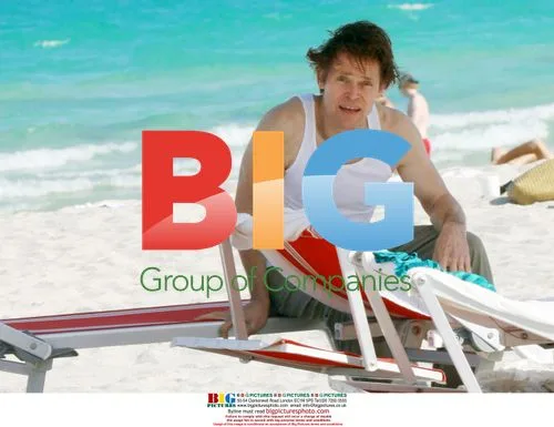 Willem Dafoe and wife Giada relaxing on Miami Beach