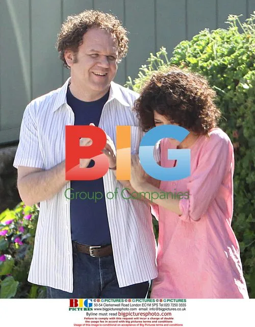 Marisa Tomei on set with co-stars