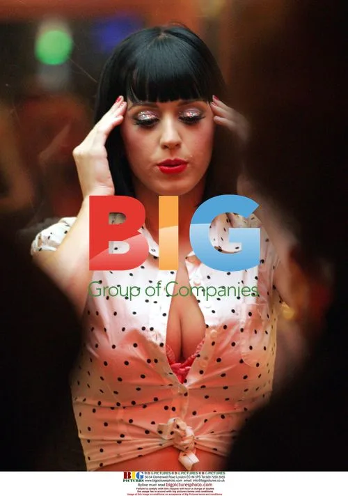 Katy Perry films 'Waking Up In Vegas' video