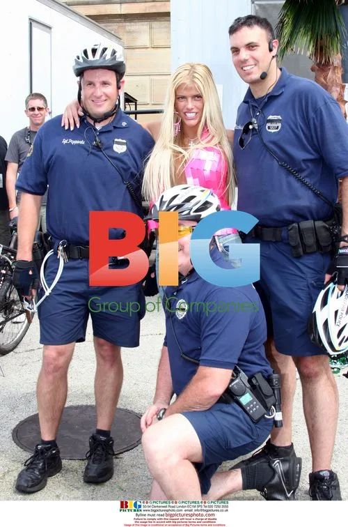 Anna Nicole Smith Signing Portrait