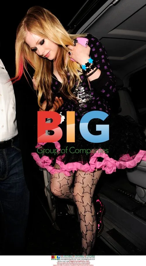 Avril Lavigne arrives at Boujis with friends