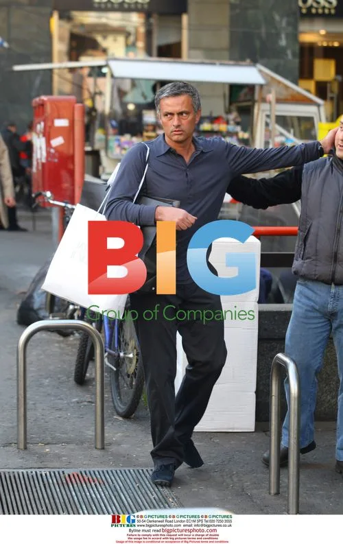 Mourinho Spotted Shopping in Milan