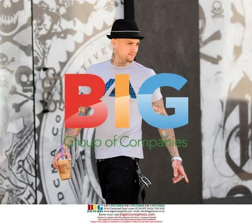 Madden Brothers Stroll on Melrose Ave