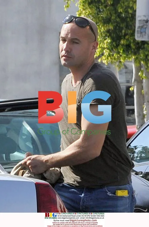 Billy Zane has coffee with friend