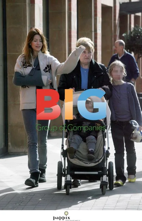 Sara MacDonald and Peggy Gallagher with Noel's daughter Anais
