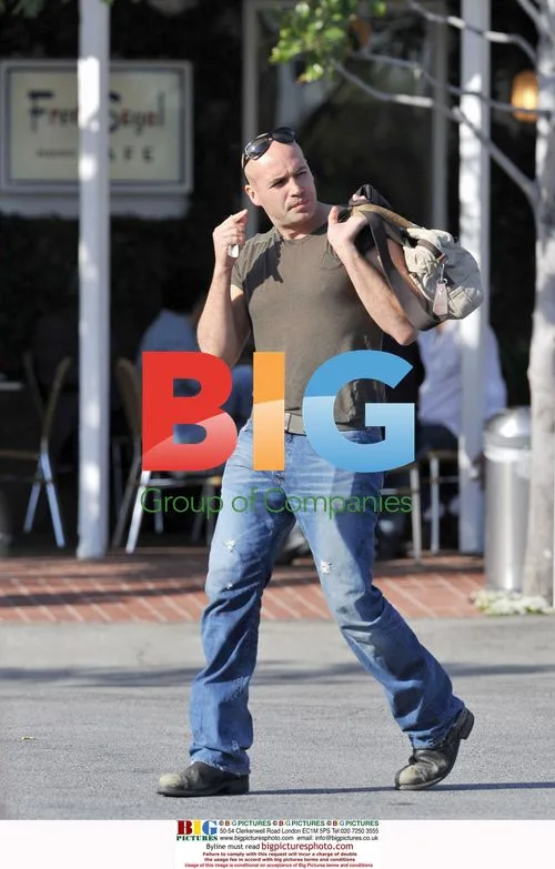 Billy Zane has coffee with friend