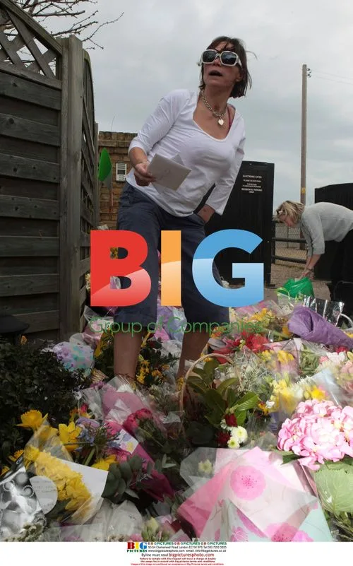 Jade Goody supporters gather at her home