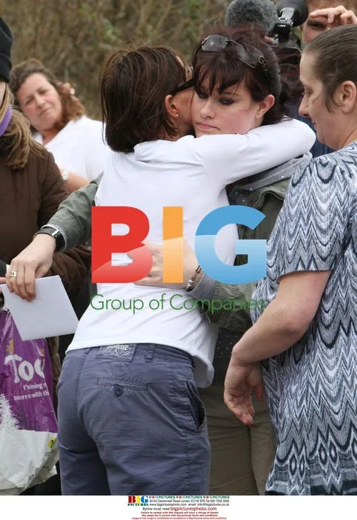 Mourners Comfort Jackie Budden for Jade Goody's Death