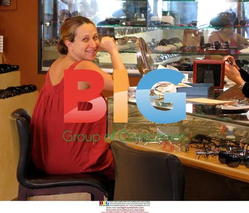Pregnant Jennifer Meyer goes shopping in Beverly Hills