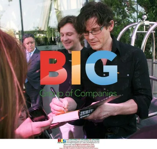 Morten Harket signs autographs in Brazil