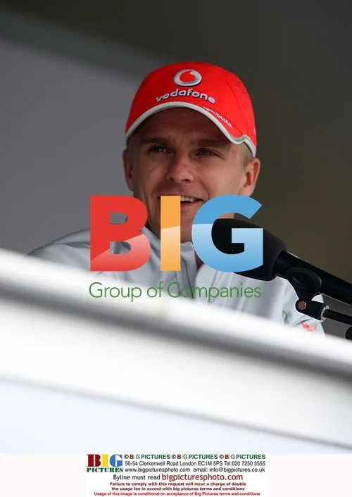 Heikki Kovalainen at F1 autograph session