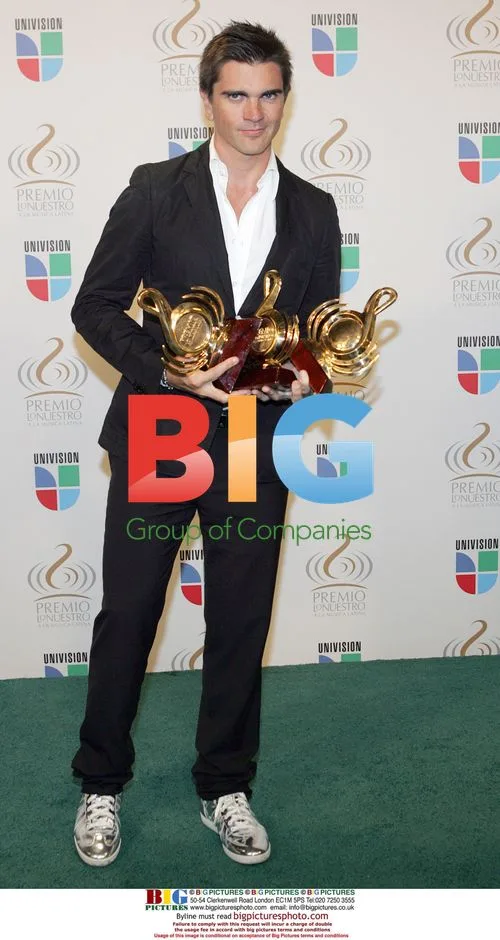 Juanes at 2009 Premio Lo Nuestro