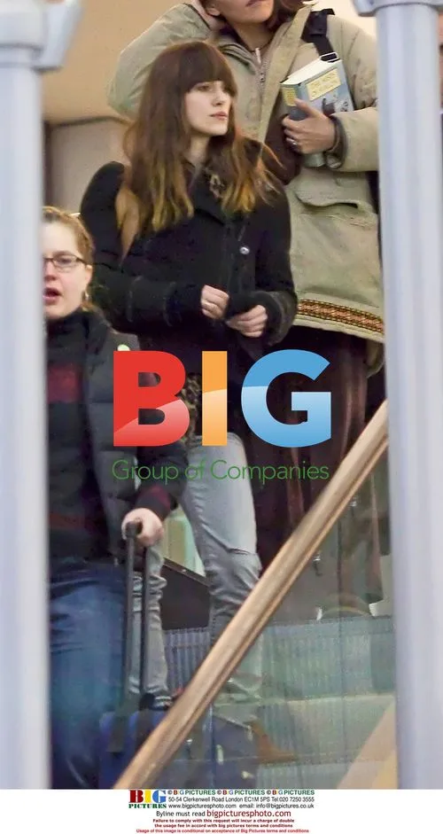 Keira Knightley arrives to visit boyfriend in Regina