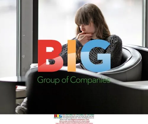 Keira Knightley relaxes at Calgary airport