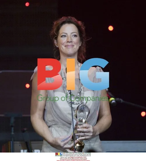 Sarah McLachlan wins Allan Waters Humanitarian Award