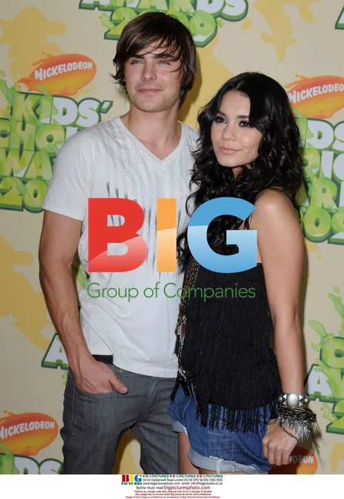Zac Efron and Vanessa Hudgens at 2009 Kids' Choice Awards