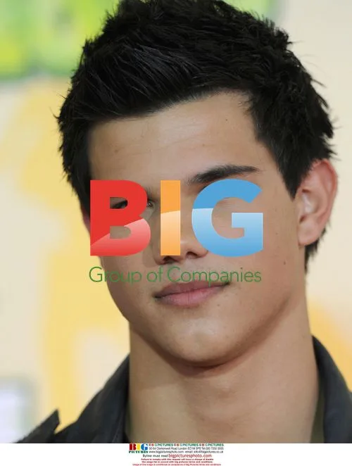 Taylor Lautner at Kids' Choice Awards 2009