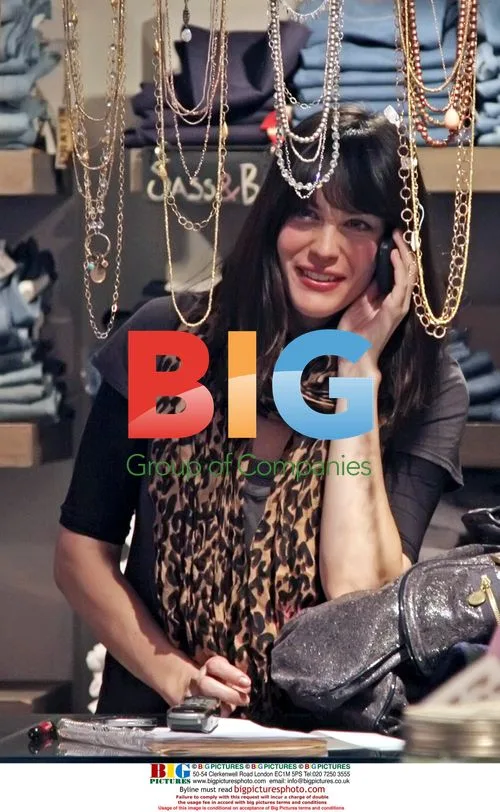 Liv Tyler shops at Planet Blue in Malibu