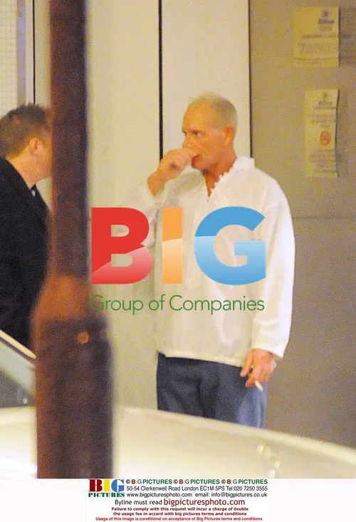 Paul Gascoigne outside London hotel